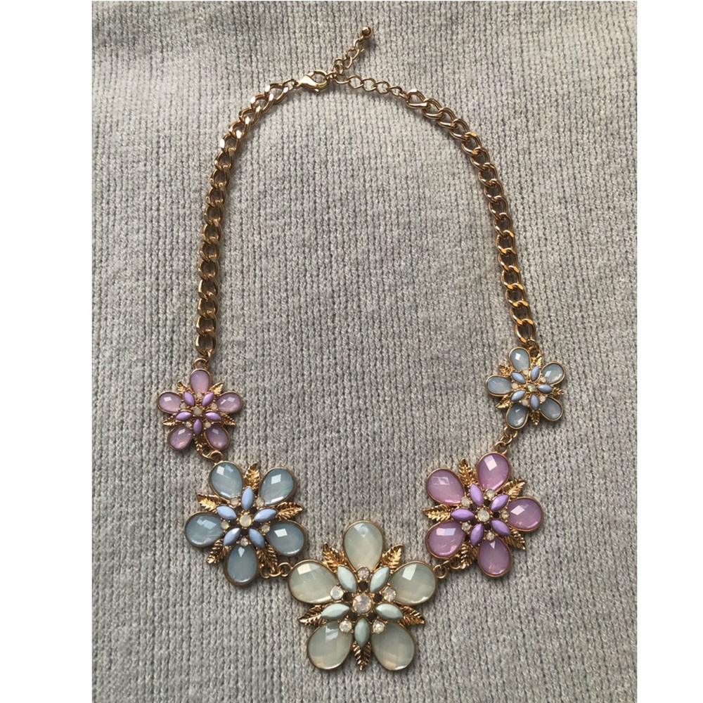 Fun floral pastel jeweled necklace!